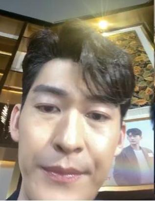 张翰近照曝光,素颜直播让人不敢认,还是当初的大帅哥吗?