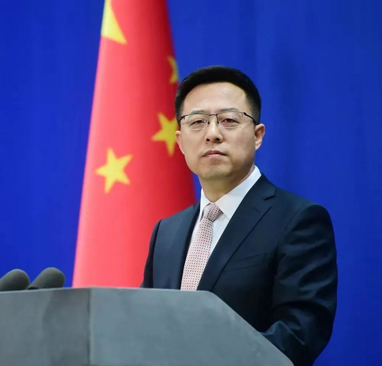 "赵立坚指出,如果美国敢禁用微信,那么苹果公司也可以不要在中国销售