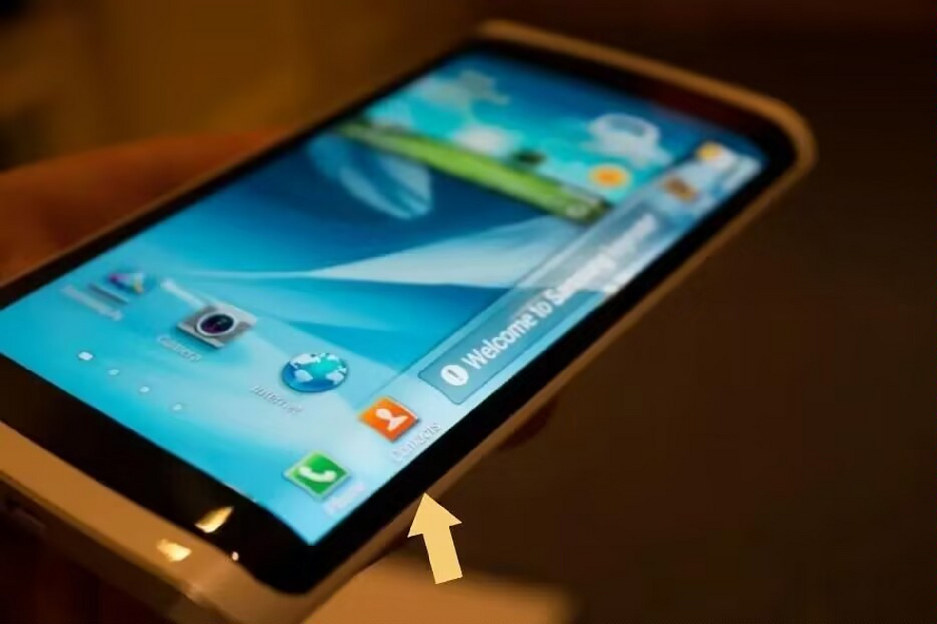 苹果即将推出首款曲屏手机,引领手机设计新潮流  曲屏手机一直是手机