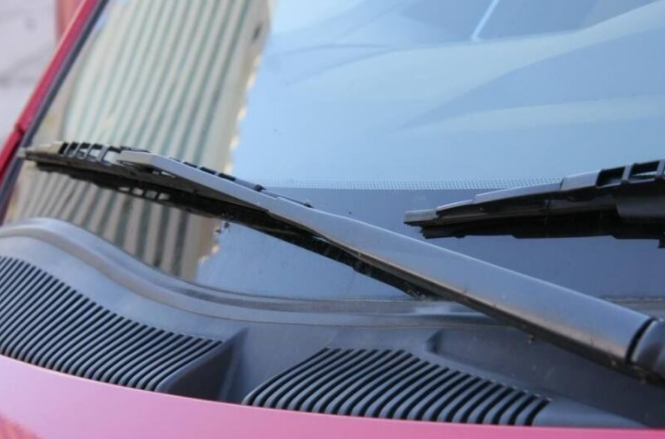 雨刮器有时动有时不动是什么原因