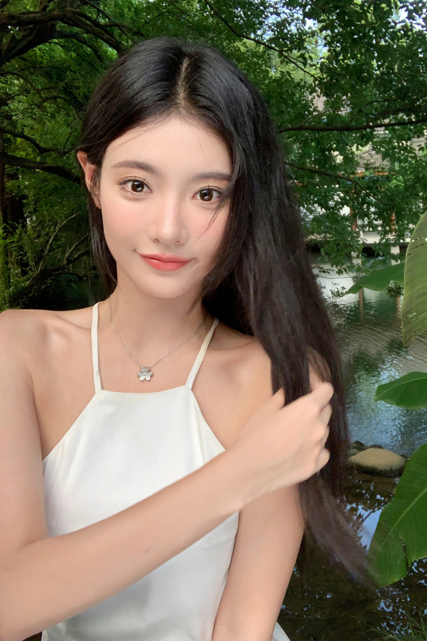 江南灵秀小美女～"迪迪不畏"