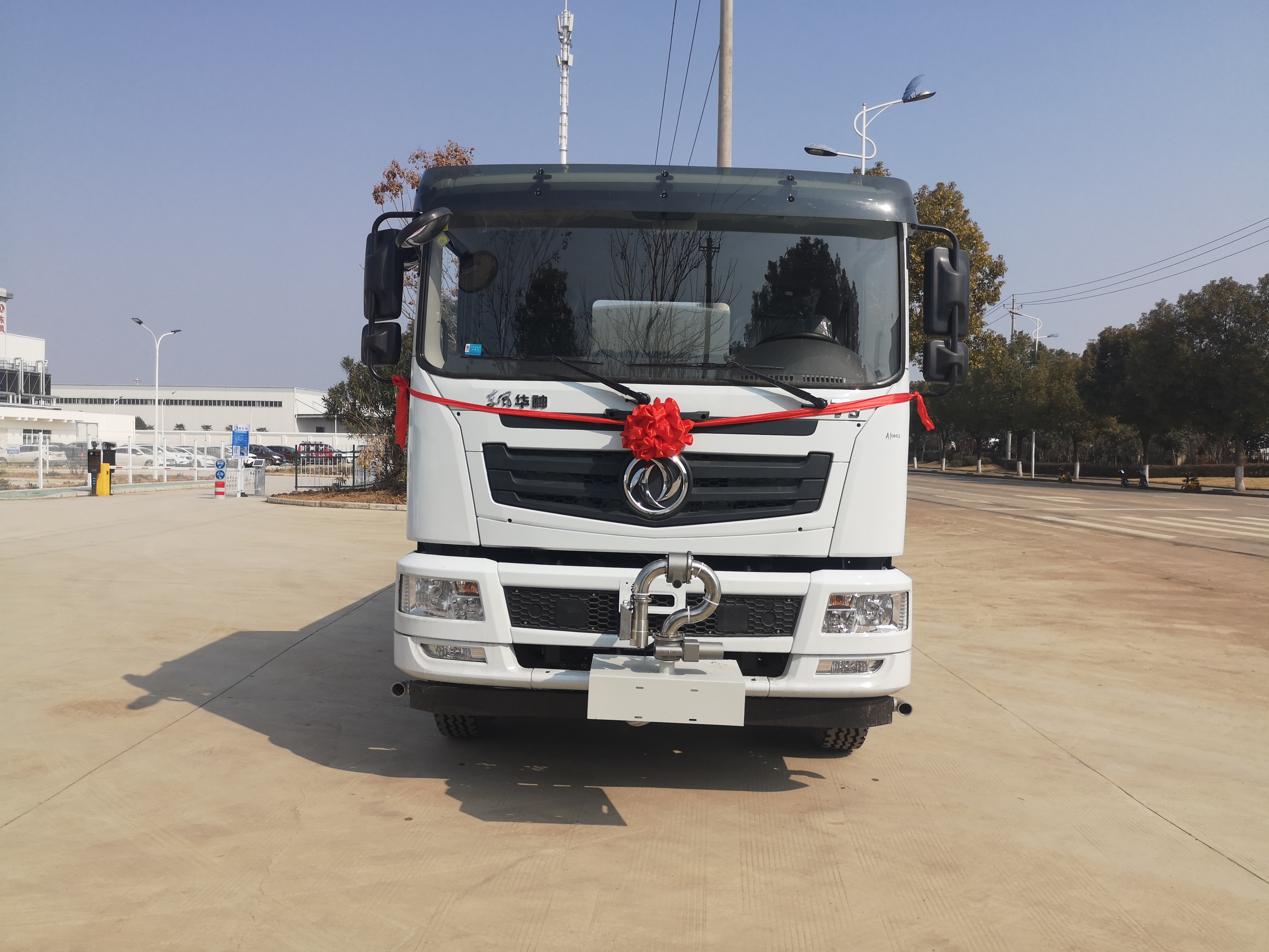 东风华神t5 22方洒水车 超低价格