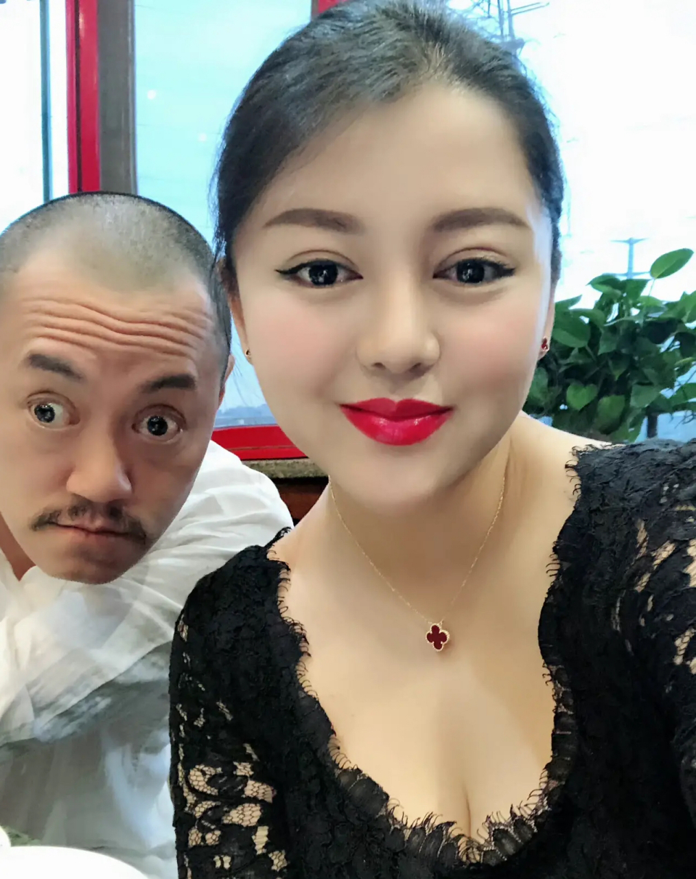 动态创作月# 著名演员雪村二婚妻子俞晴名气不是很大,但她长得很富态