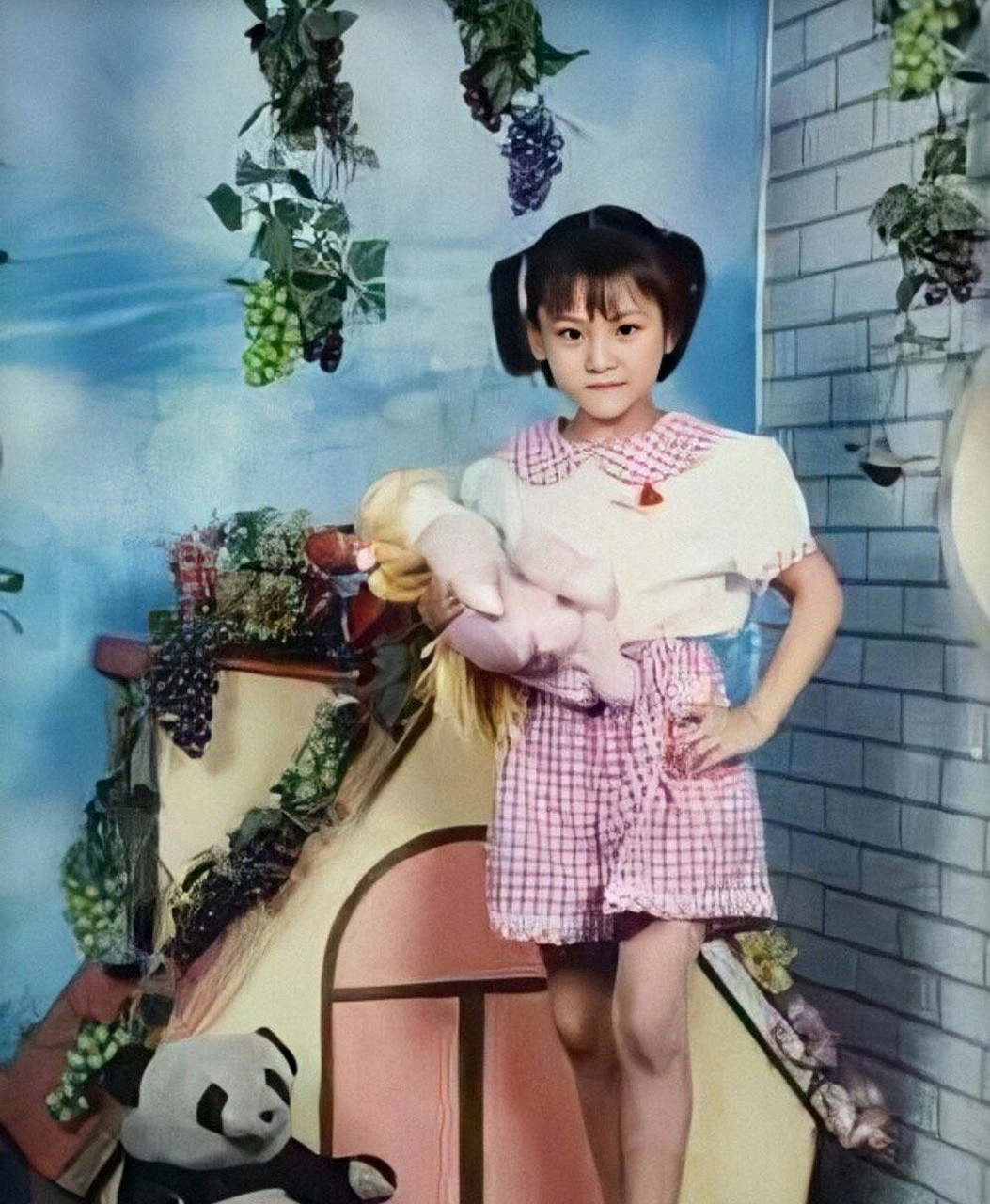 张雨绮晒童年旧照!好漂亮啊!真的从小美到大,太好看了!