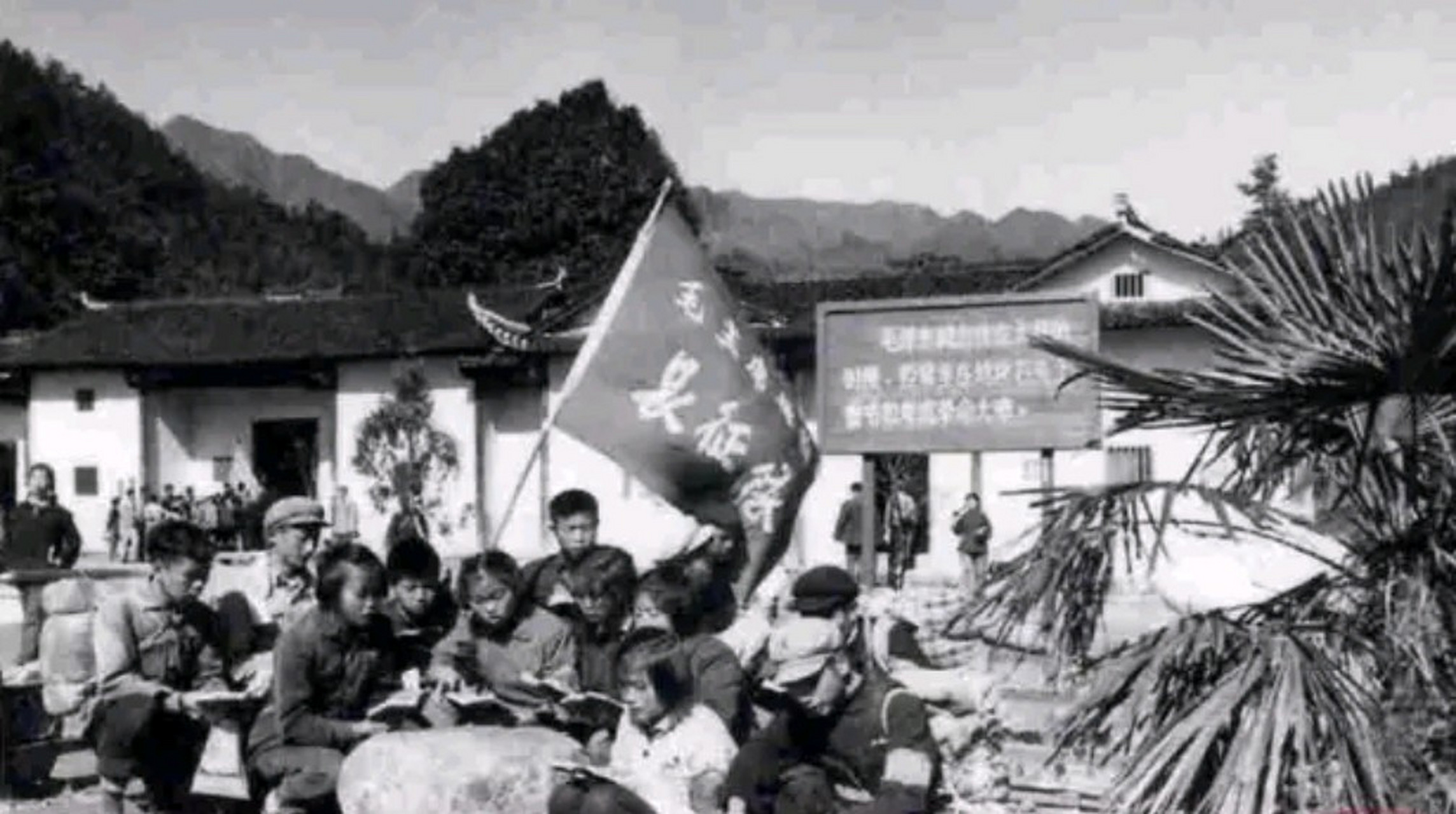 红卫兵大串联,跑遍城乡的年轻人