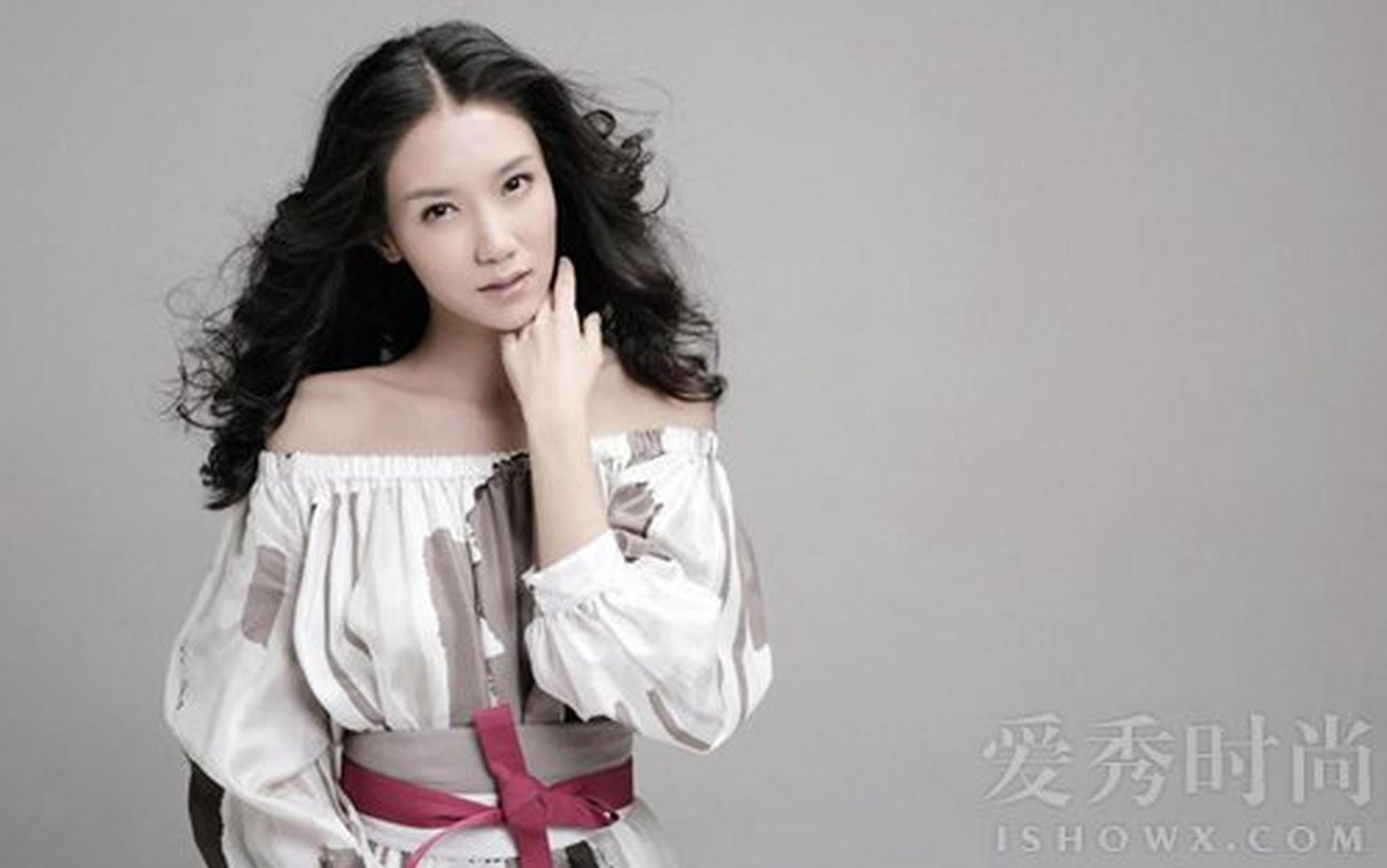 杨烁的妻子首次亮相,给人留下了深刻的印象.