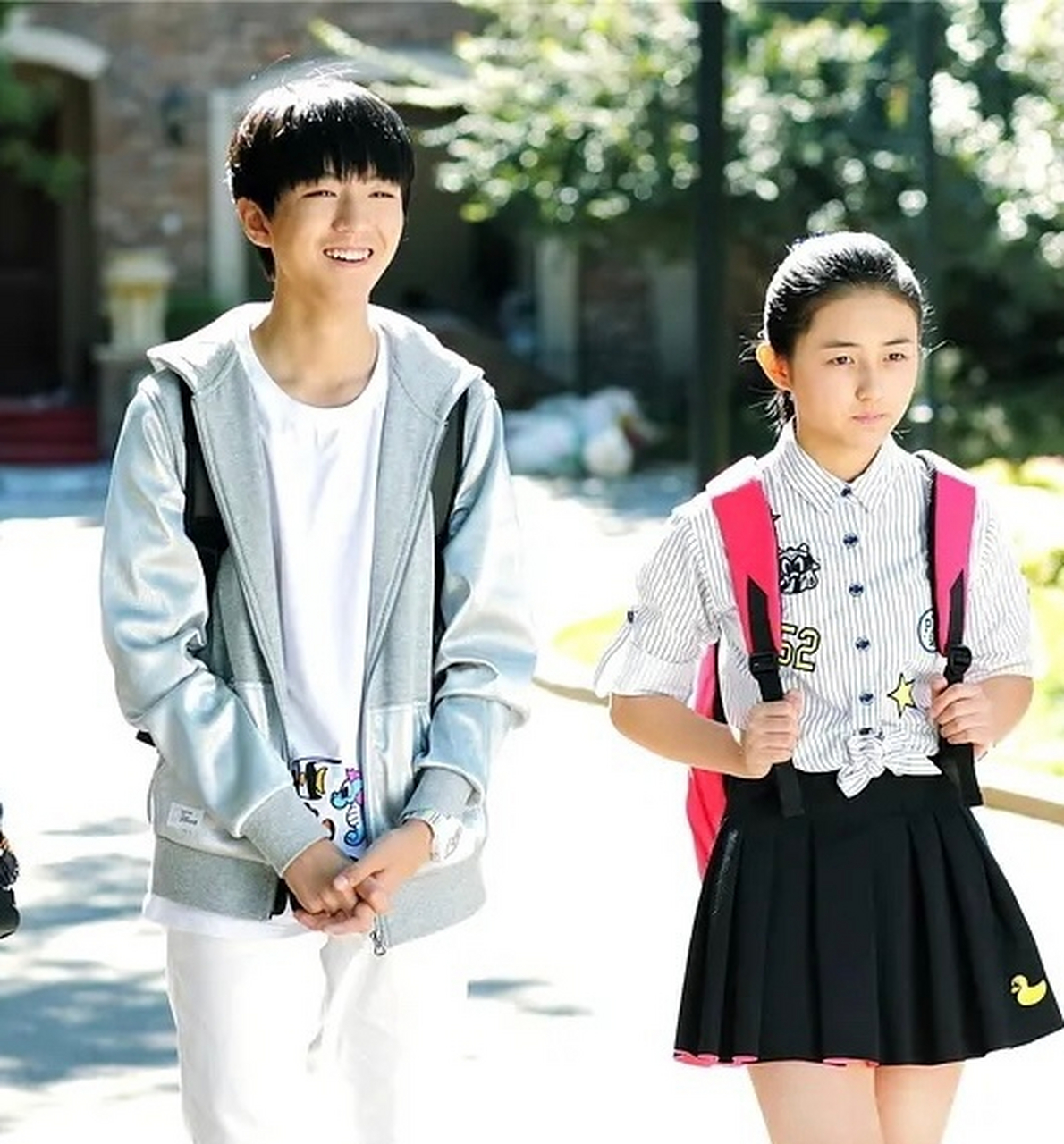 王俊凯张子枫同框# 王俊凯张子枫久违的同框,真时代的眼泪了💧没刎