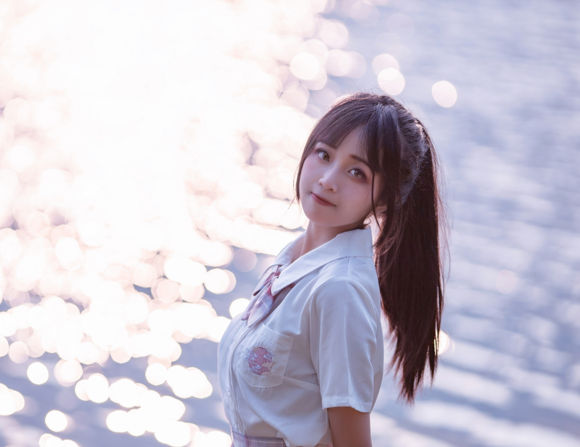 梳着单马尾的jk少女,白天等到黑夜,待烟花散尽,你会到我身边吗