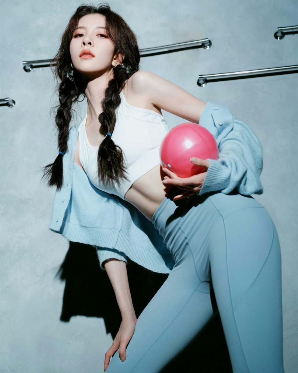 宋妍霏  小蛮腰  美腿