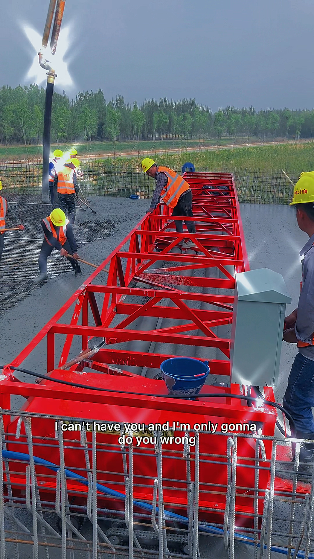 14米三轴桥面摊铺机 混凝土桥梁面整平机 高速高架桥混凝土振动梁-度