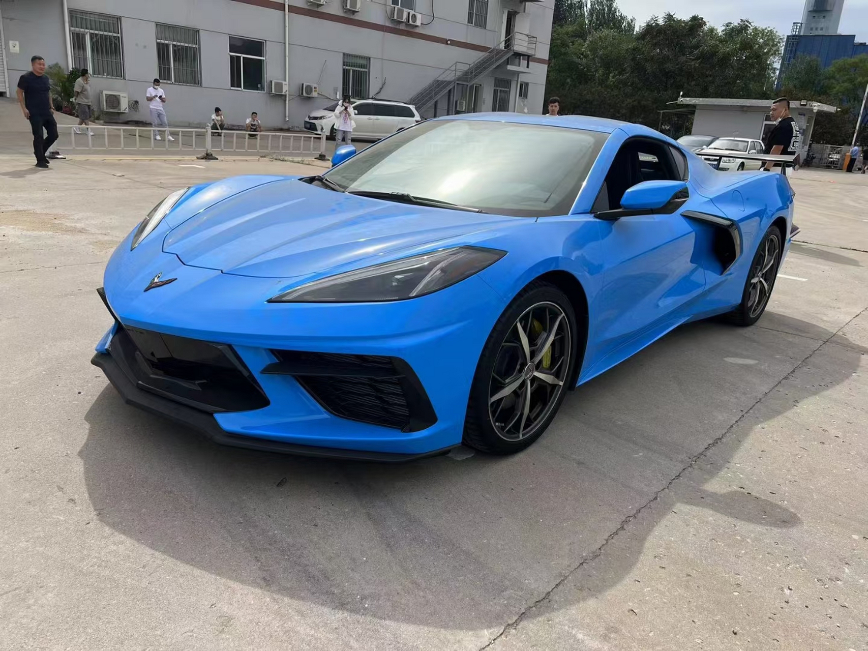 23款科尔维特c802手动敞篷02 颜色:蓝/黑0202 配置:1lt,z51