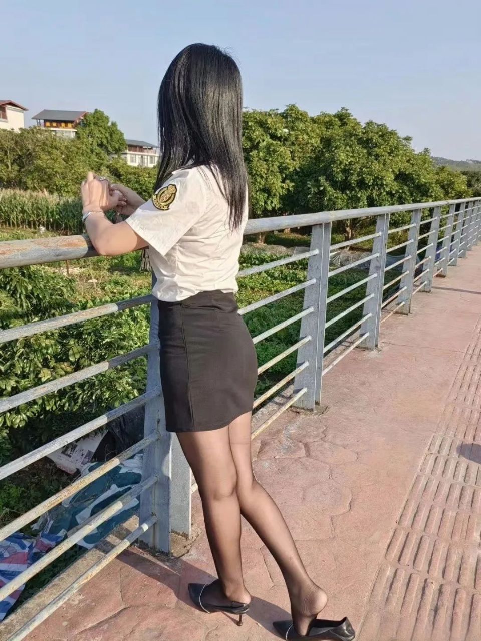 辣夏# 这个夏天,穿着一双薄丝袜,走过每一条街道,每一个路口,每一个