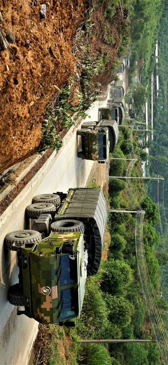 高清壁纸来一波! 南战第74集团军白台山劲旅春节拉练!