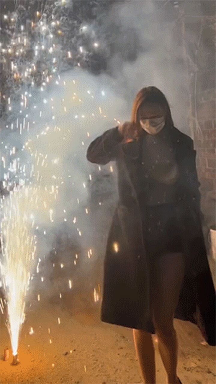 搞笑内涵图# 烟花真的是太美了!下次我还来观赏