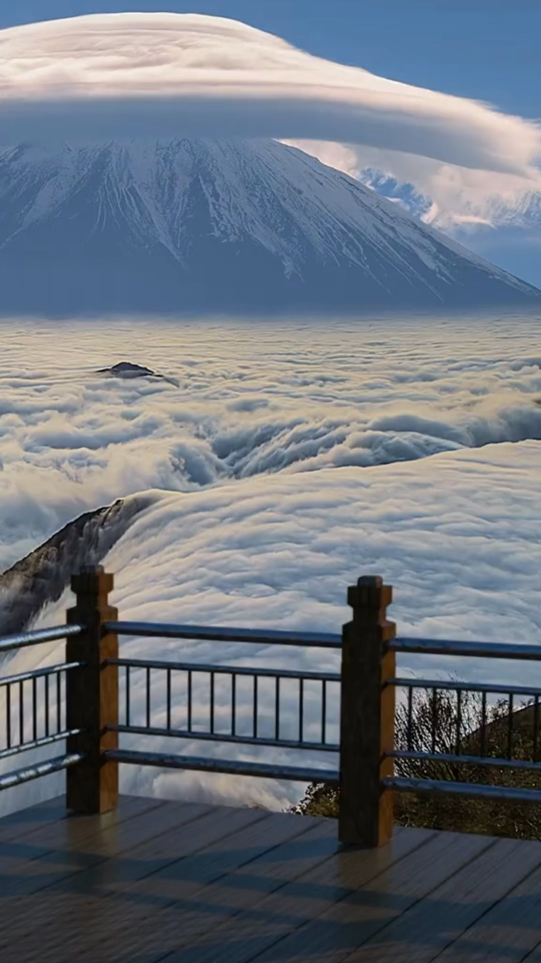 美到窒息的山顶云海!