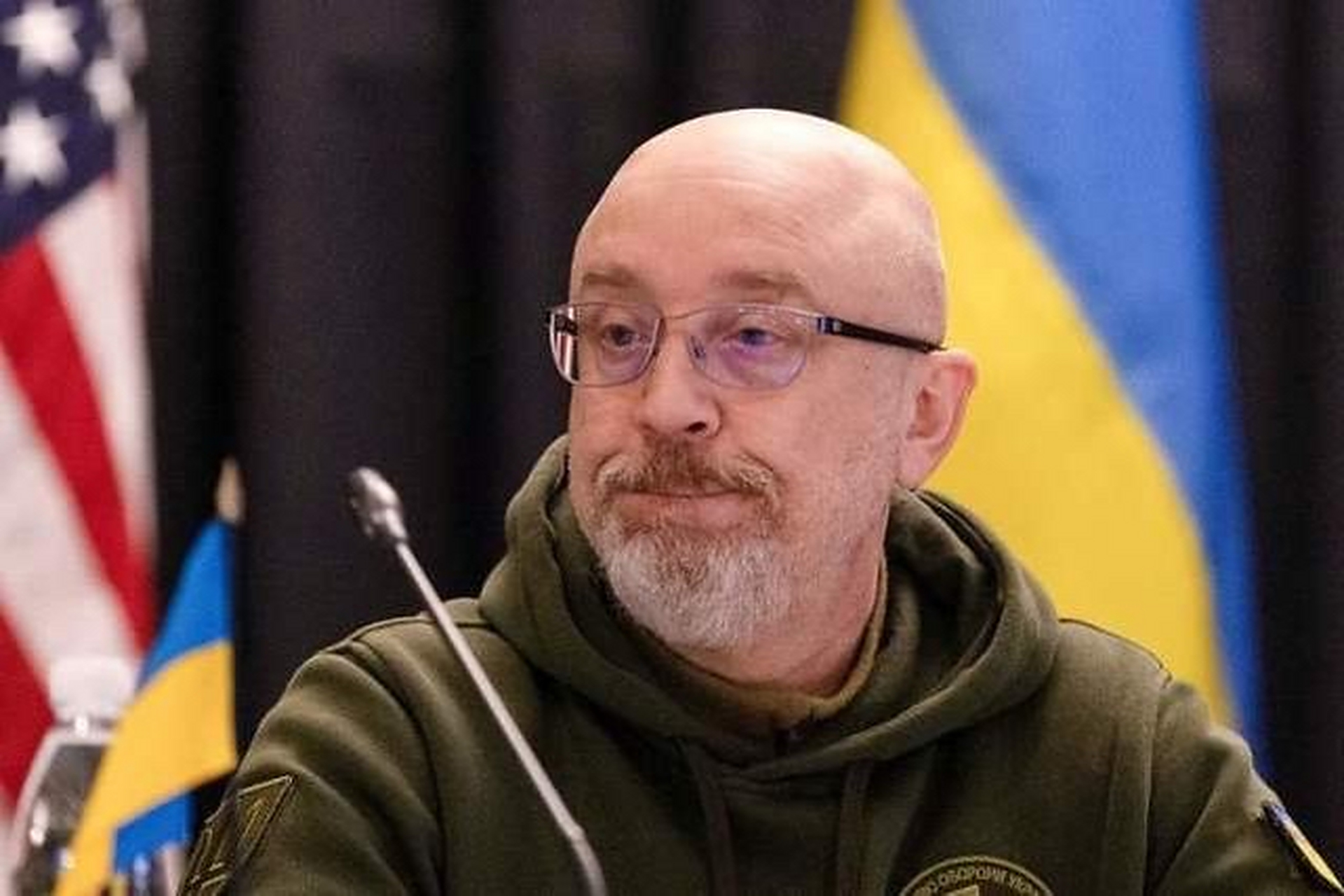 乌克兰国防部长雷兹尼科夫在接受外交事务采访时说:"西方国家在俄罗斯