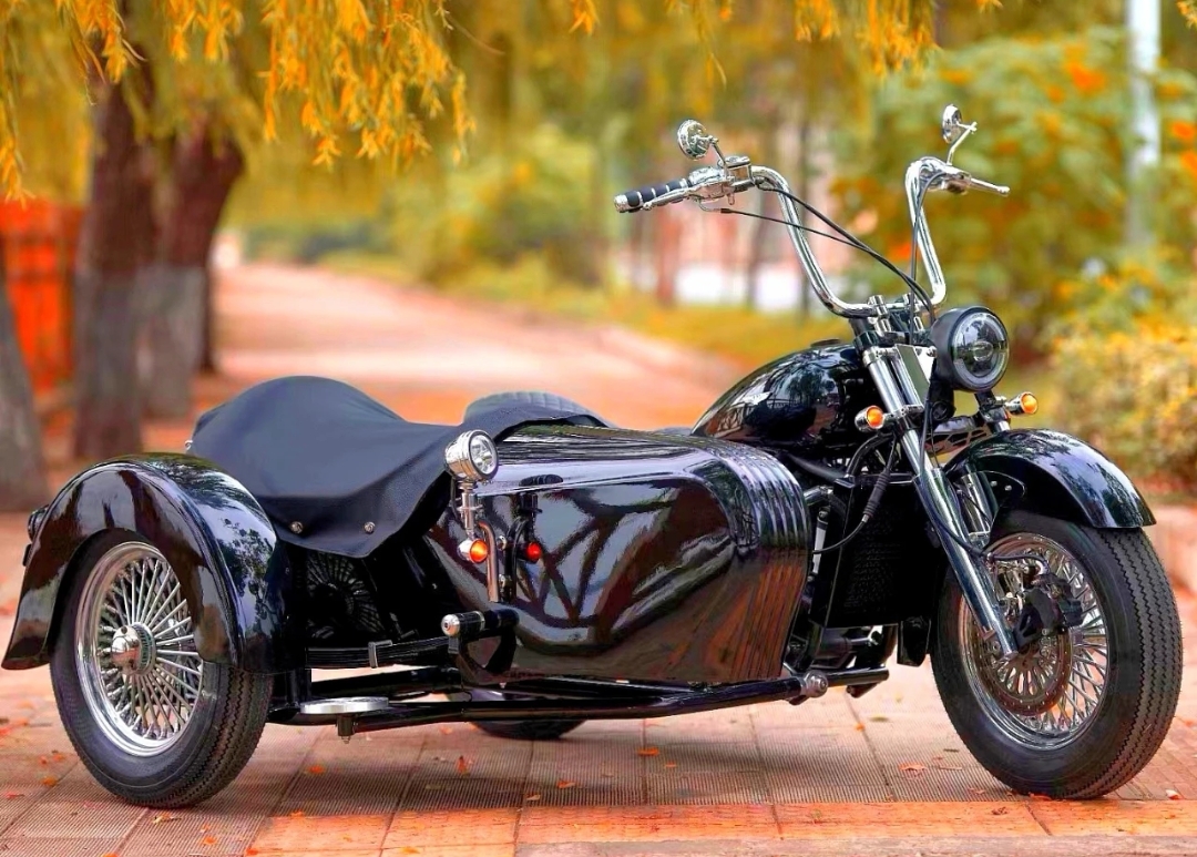 售价668万,解读国产首款800cc边三轮摩托车:24l油箱,皮带传动