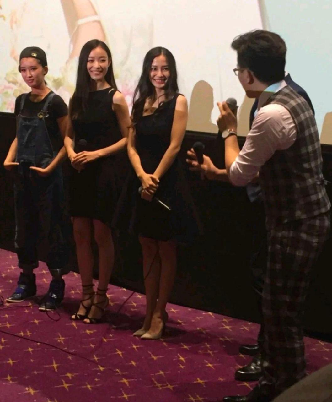 68米的angelababy,谁的身高在造假,可谓一目了然.