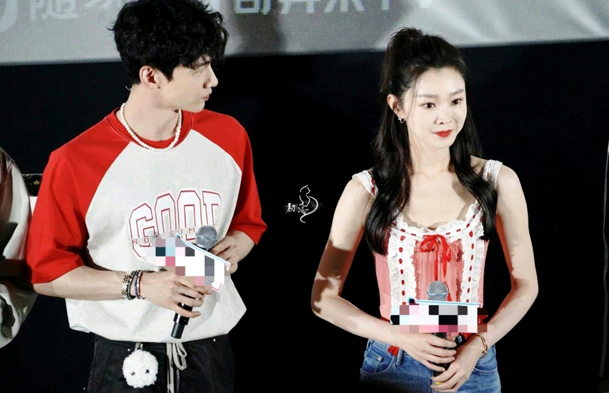 长风渡,白敬亭和宋轶情侣装,每套都挺般配,真是天生的cp.