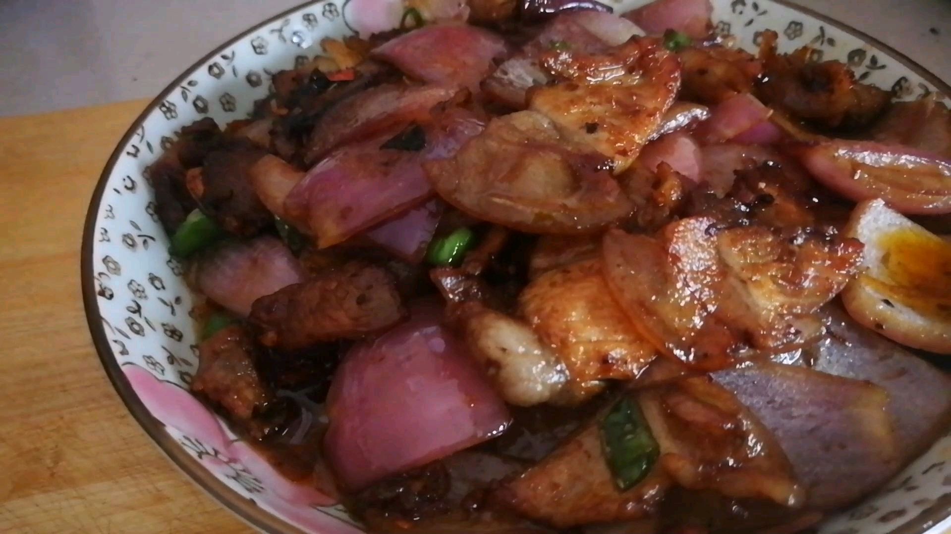 洋葱回锅肉这样做,一顿3碗饭都不够,味道巴适,做法还简单