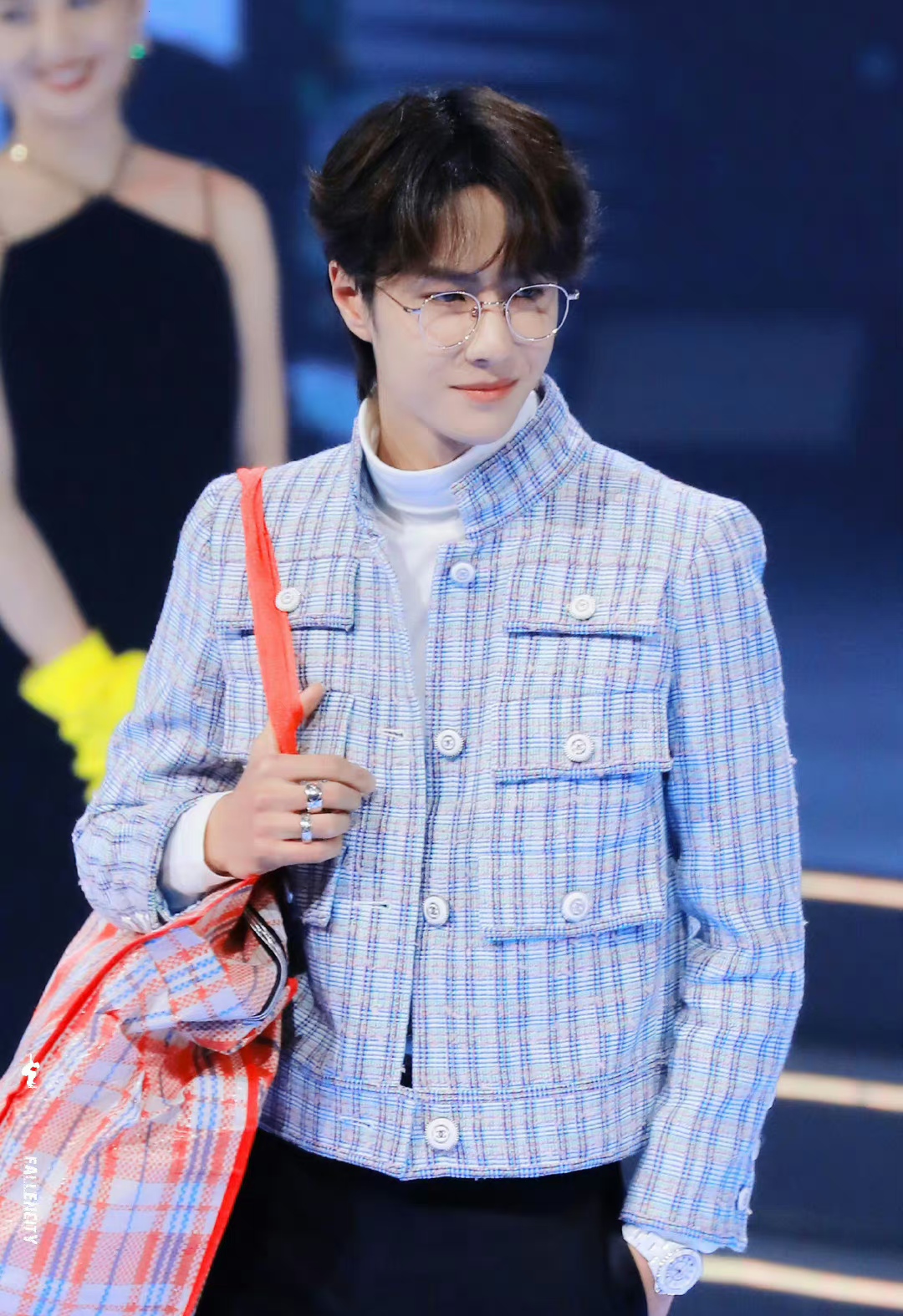 惊艳四座——盘点人间香奈儿王一博的红毯造型