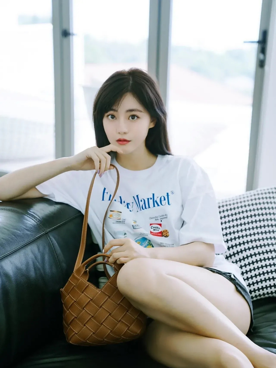 也展示牟星漂亮姐姐风采依旧如初!是一位大美人啊姐姐!