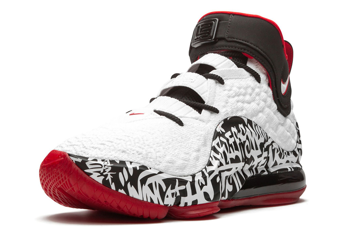 耐克勒布朗4"涂鸦"将回归