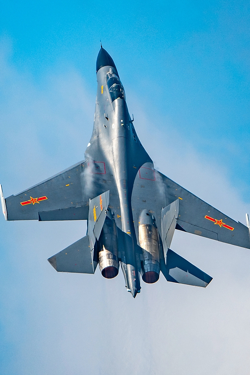 随着全球军备竞赛的不断升级,各国都在不断地研发新型的战斗机,以