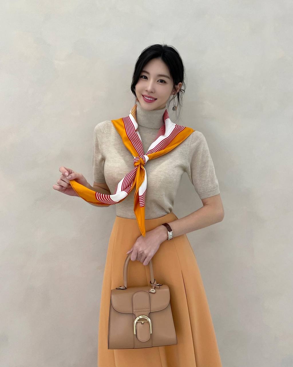 端庄知性优雅大姐姐