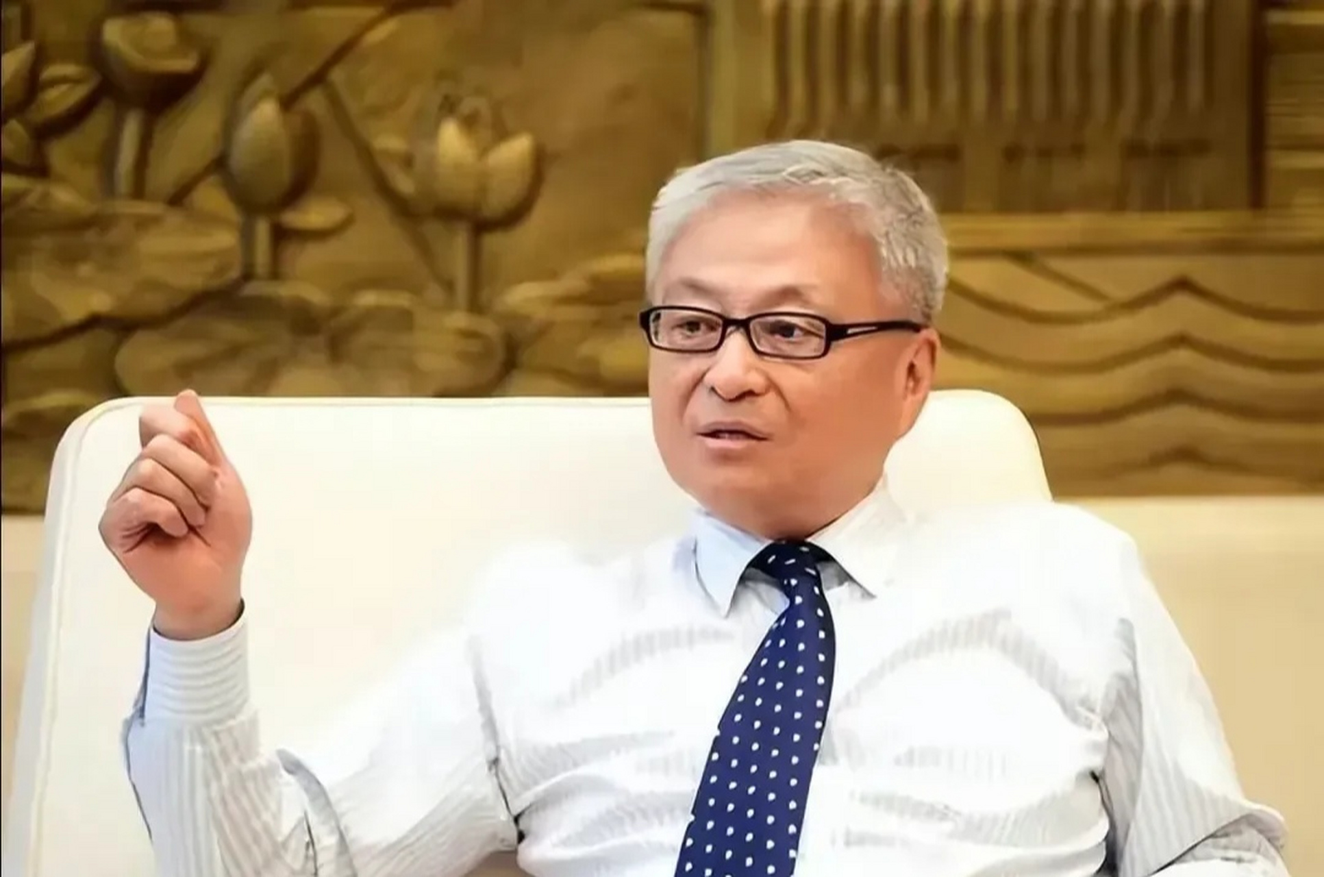 近日,清华大学国际关系学院院长阎学通表示中国不需要爱国主义教育