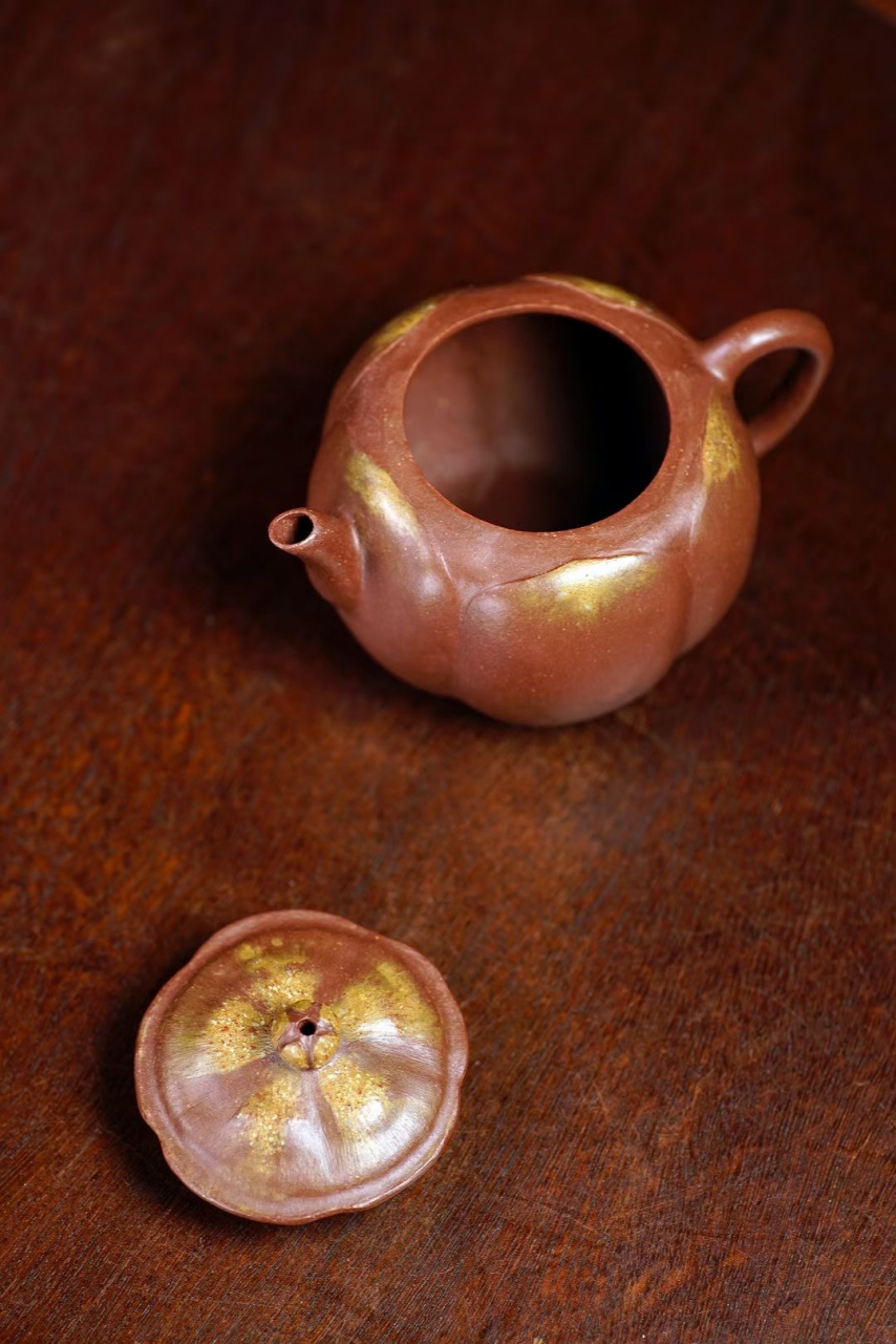 陆婷 全手原创作品 玉兰疏香 120cc,手中宝藏小壶 玩味十足#紫砂壶