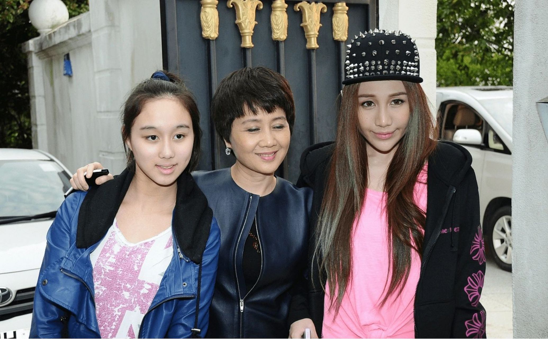 1999年,赌王最小的女儿何超欣出生了,在赌王所有的孩子中,她绝对算得