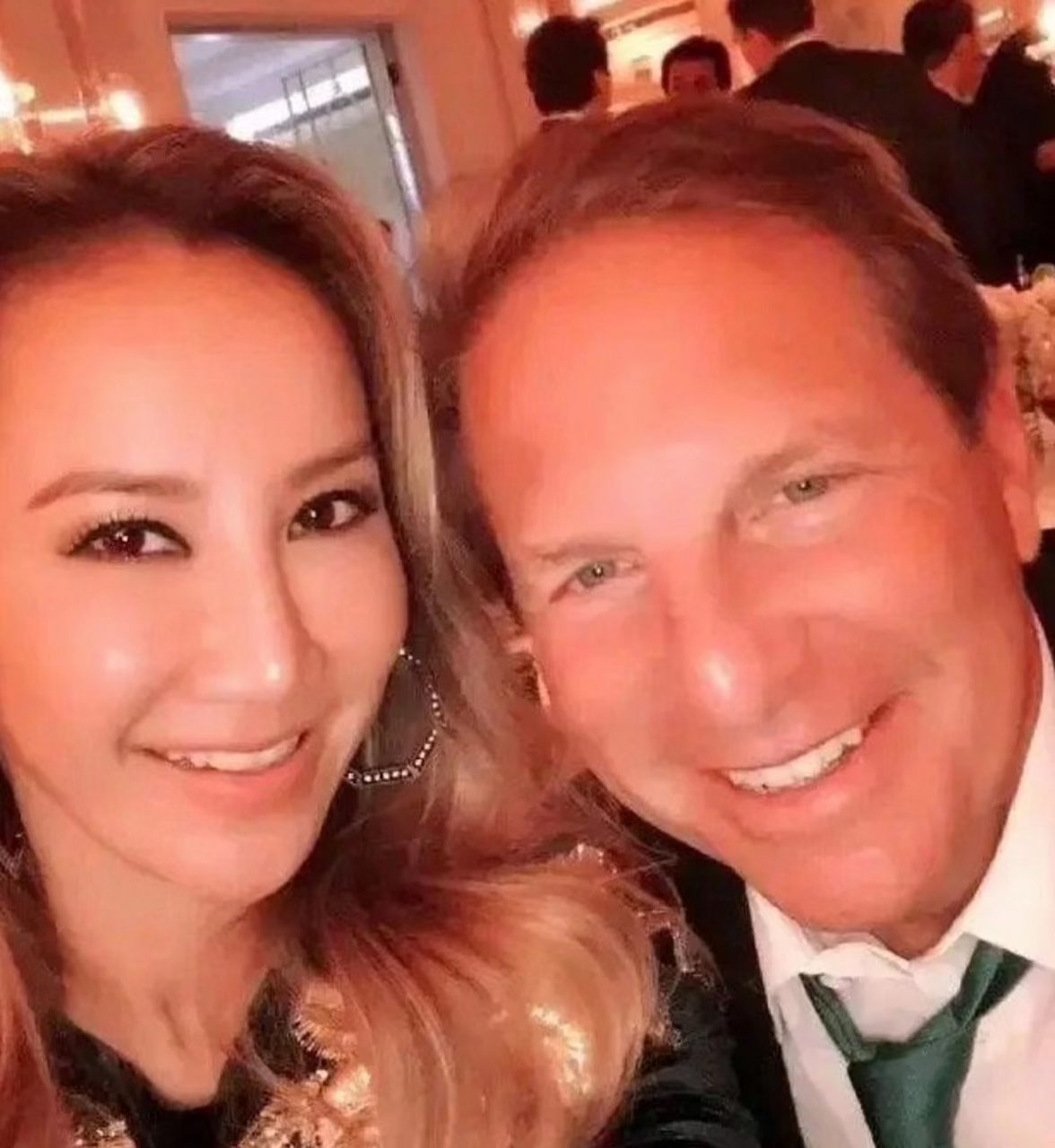 富商老公果然是人贱则无敌,此前3次出轨洋妞,李玟被气病暴瘦到85斤!