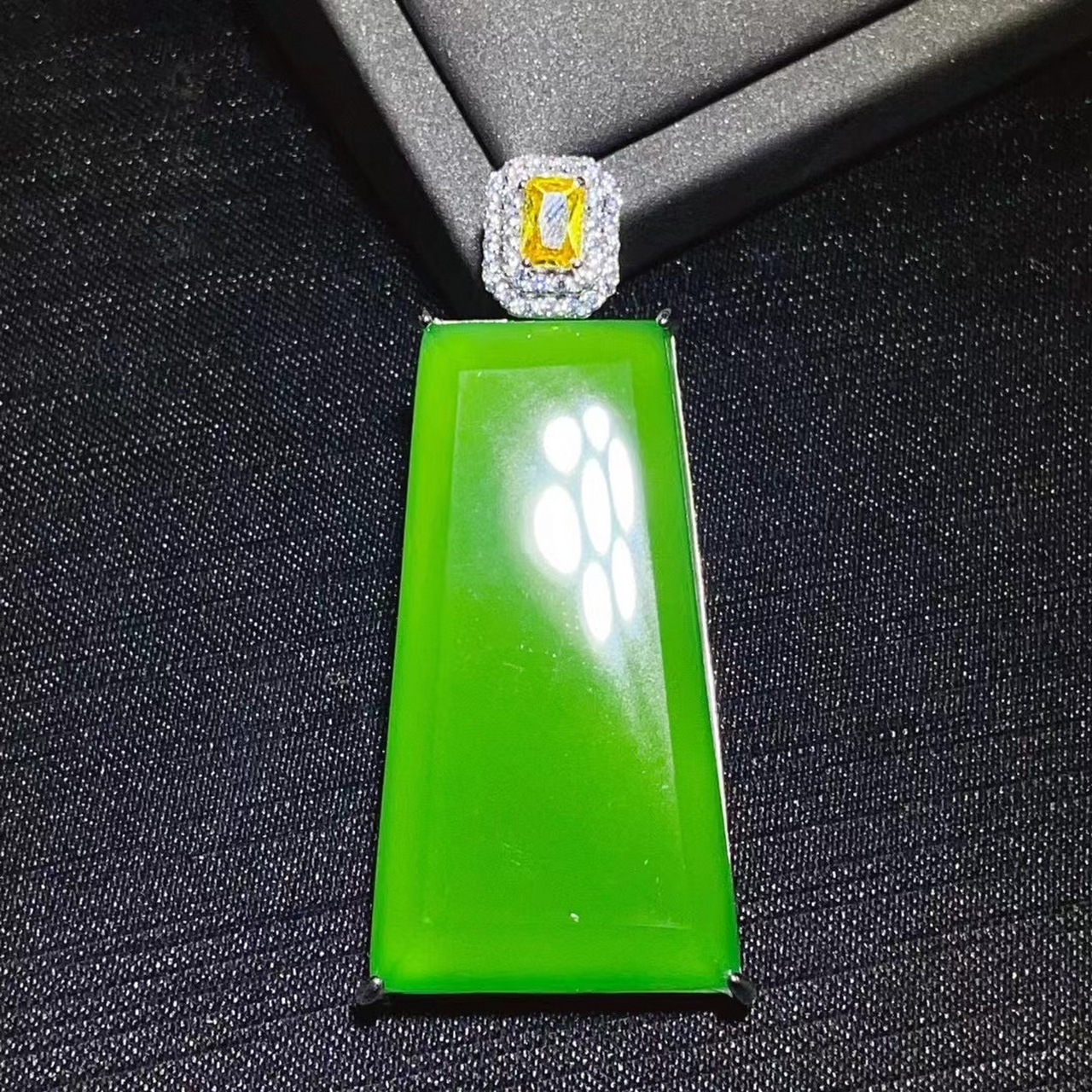 简镶款无事牌吊坠