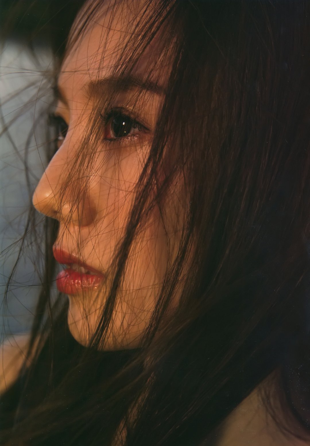 被日媒喻为"神之body"的伊东纱冶子居家写真,藏不住的性感