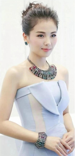 "国民女神"惨遭翻车?刘涛黑历史被扒出,她到底做了什么?