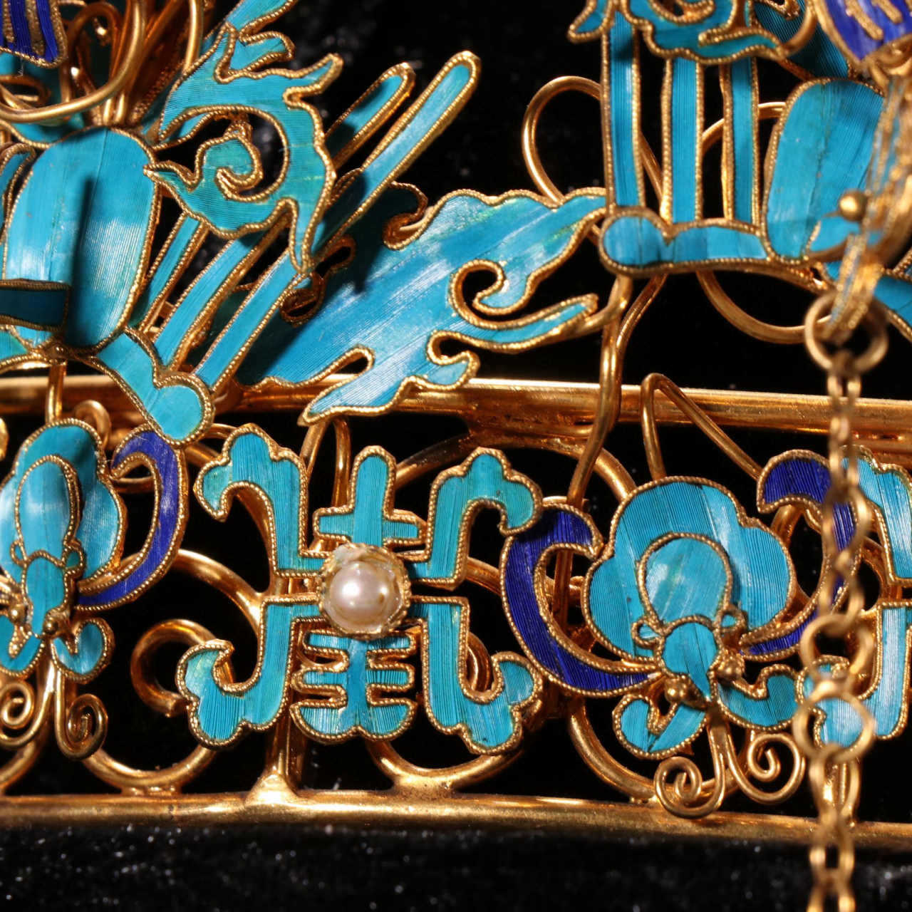 回流 银鎏金点金龙纹九凤冠. 规格:高17㎝宽24㎝重387g