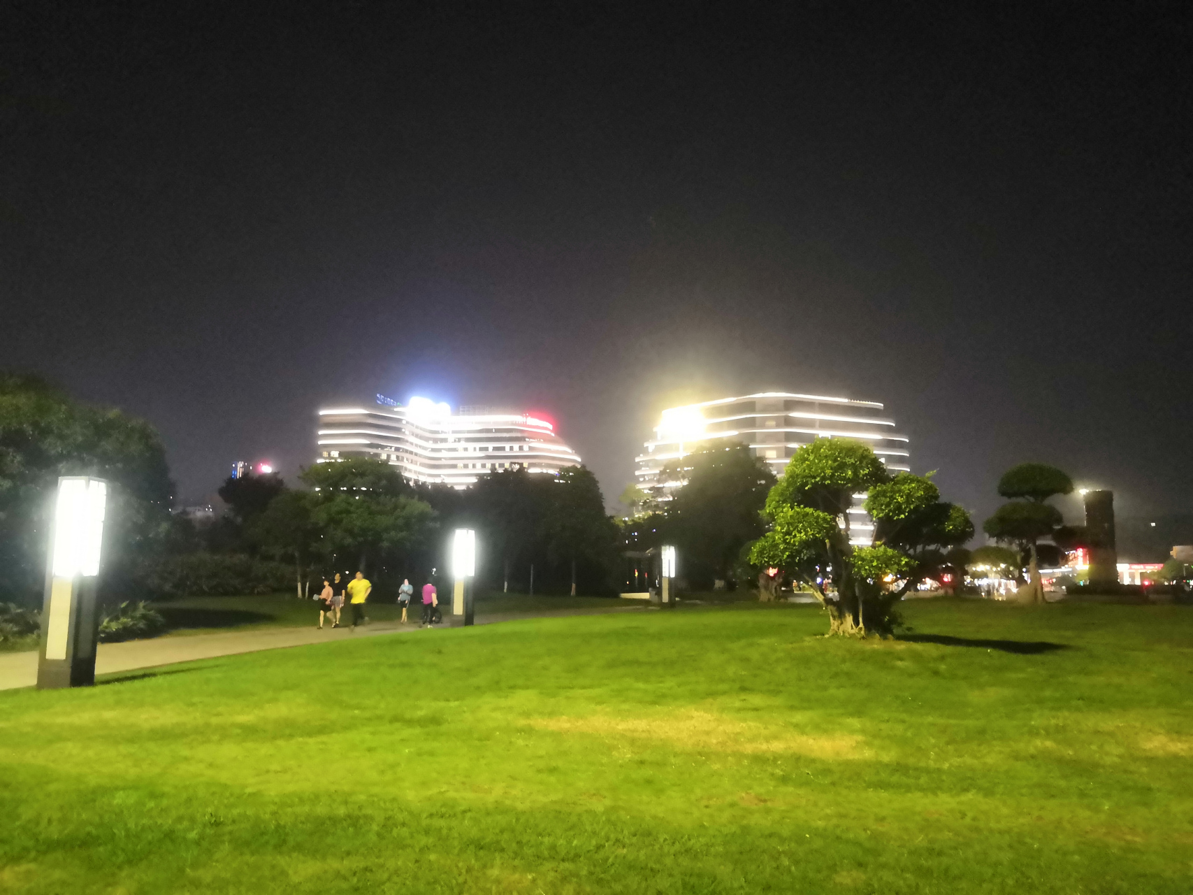 傍晚的肇庆东门广场