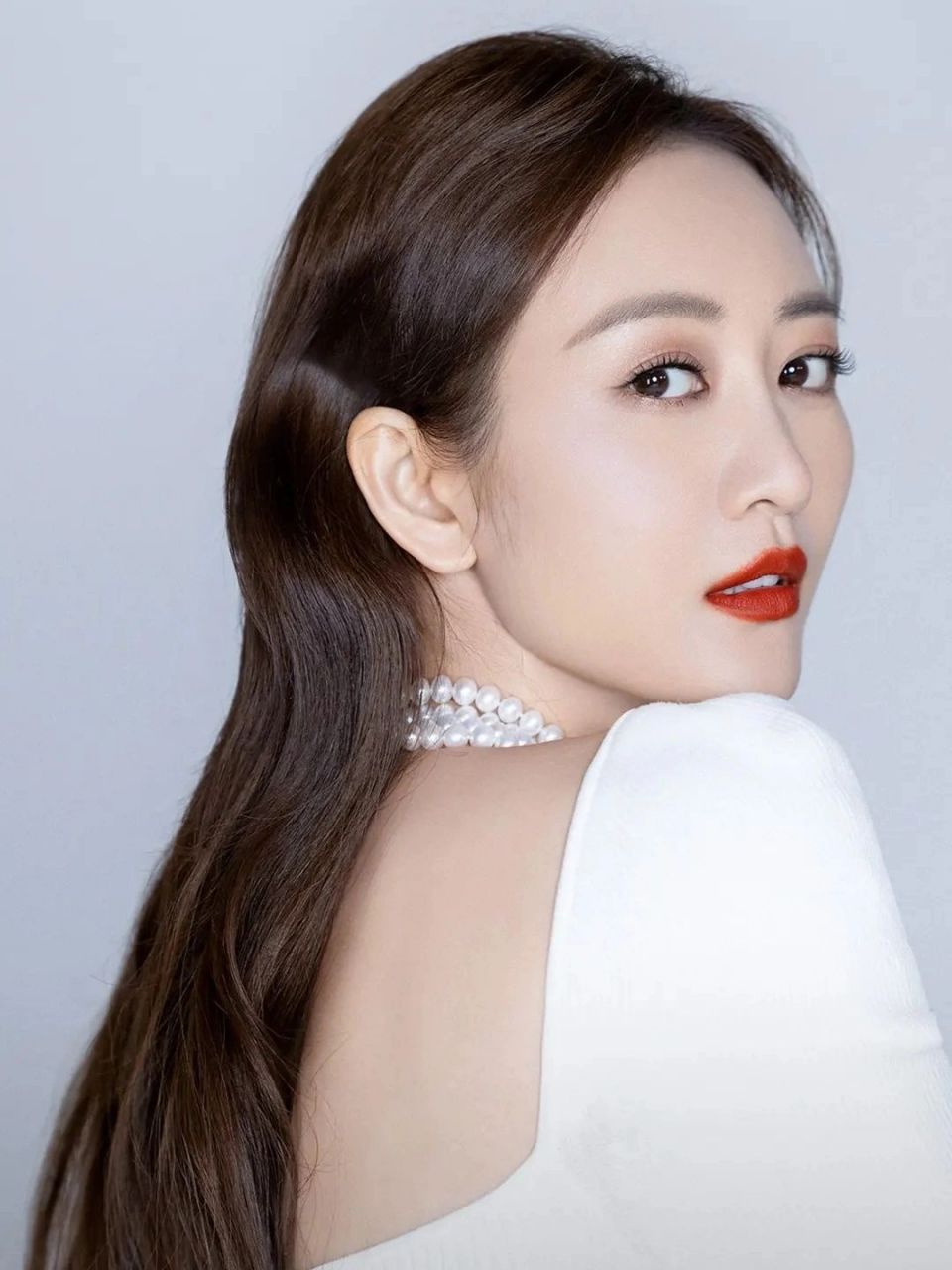 无敌御姐烈焰红唇大美女——明艳动人的王鸥