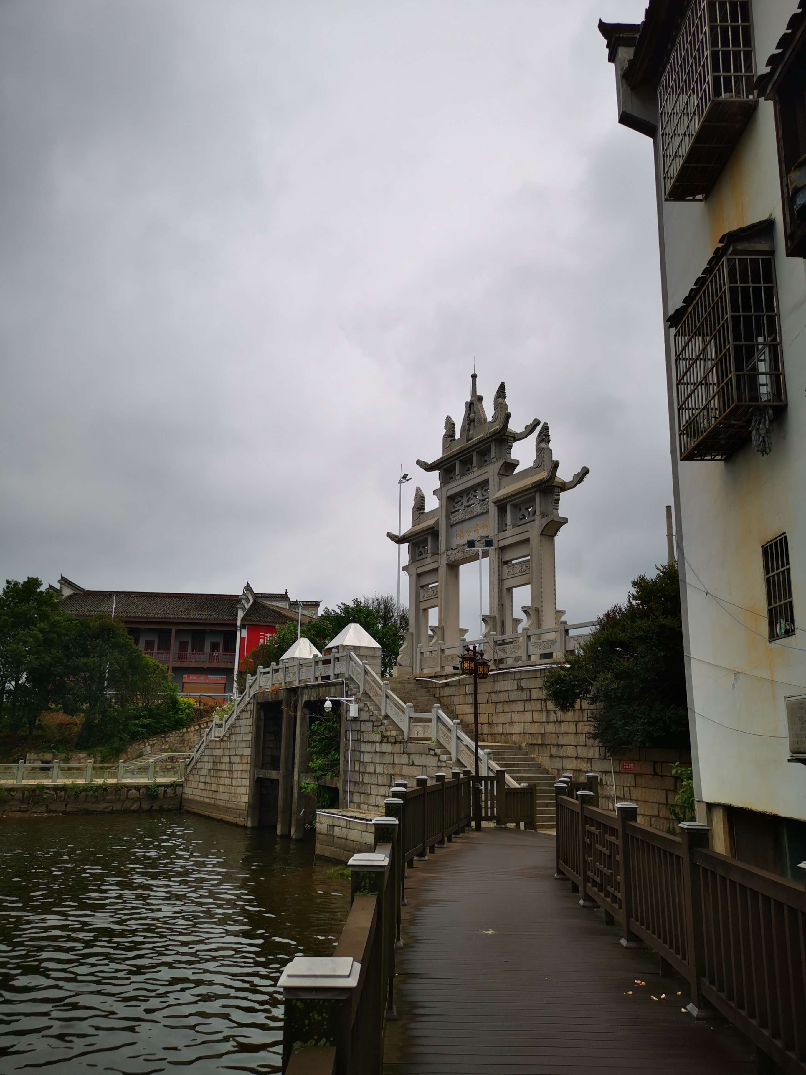 嚣张大学生居然威胁要举报班主任老师