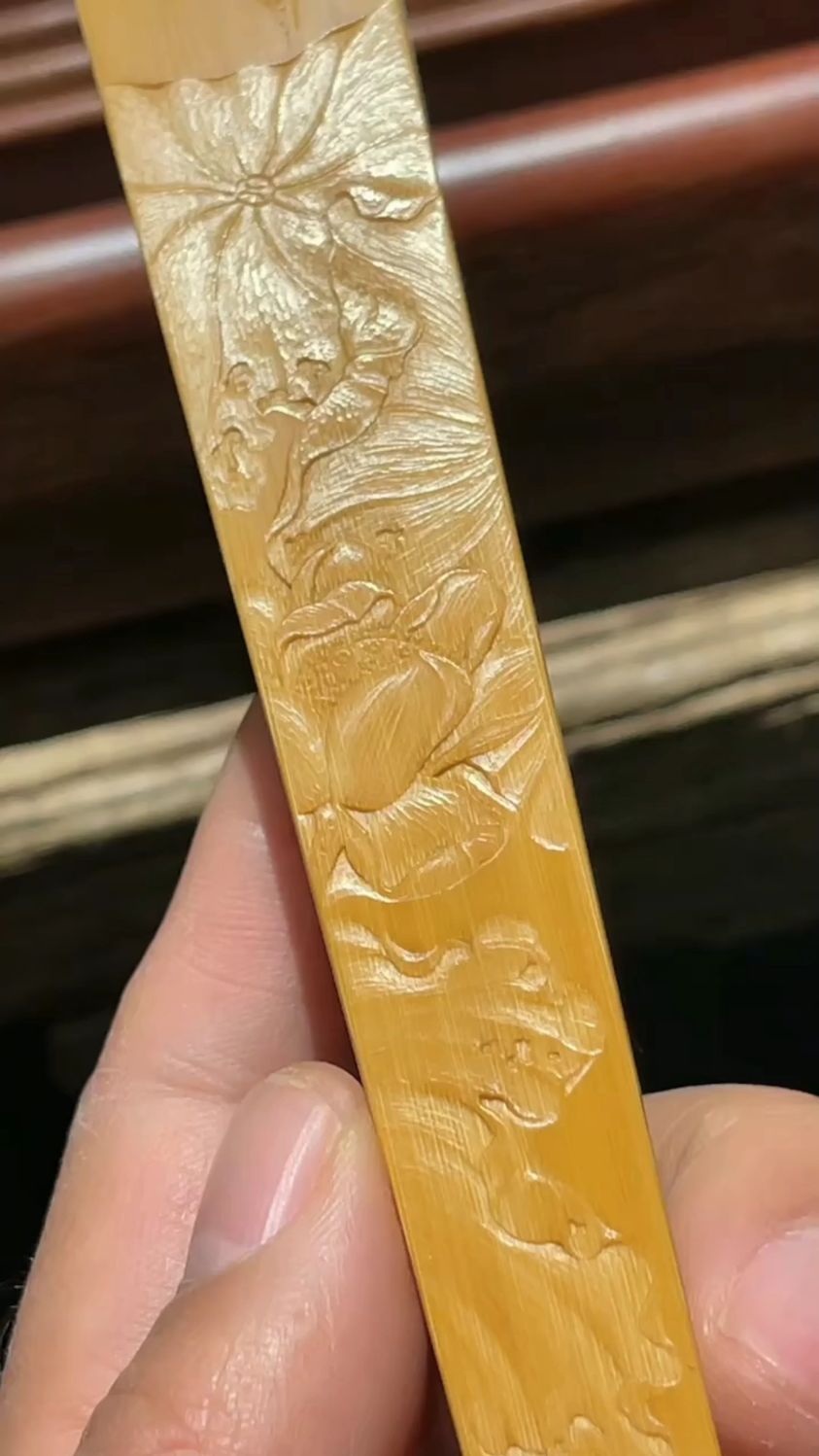 竹刻荷花扇子