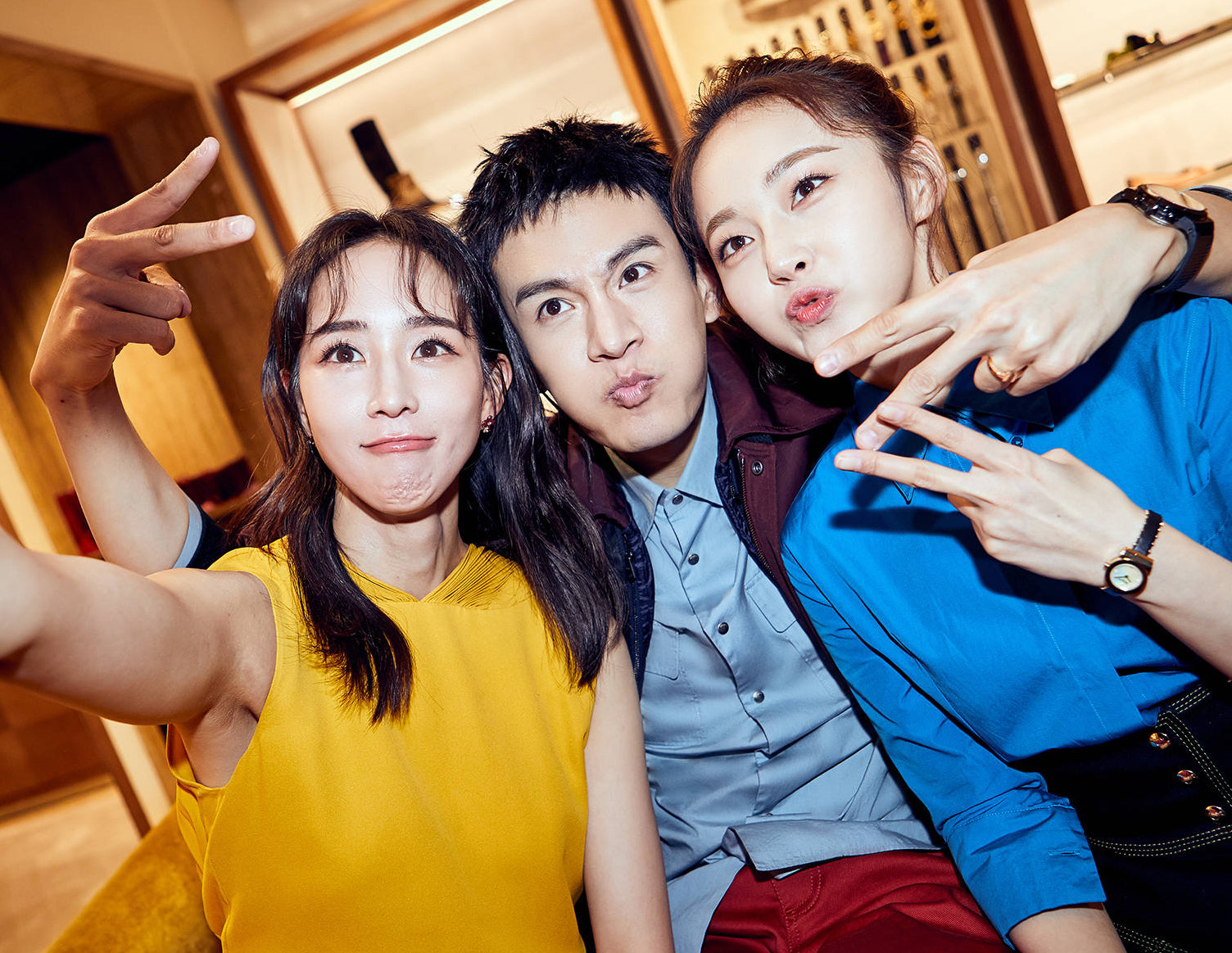 经超,张钧甯,张佳宁同台出席活动,俊男靓女时尚潮流真养眼