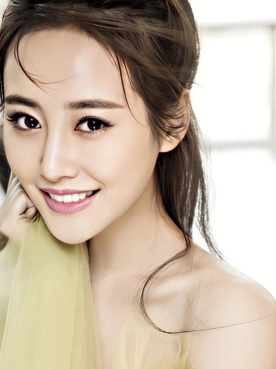 李纯之霓漫天,电视剧《花千骨》中的反派人物,蓬莱岛主霓千丈之女,长