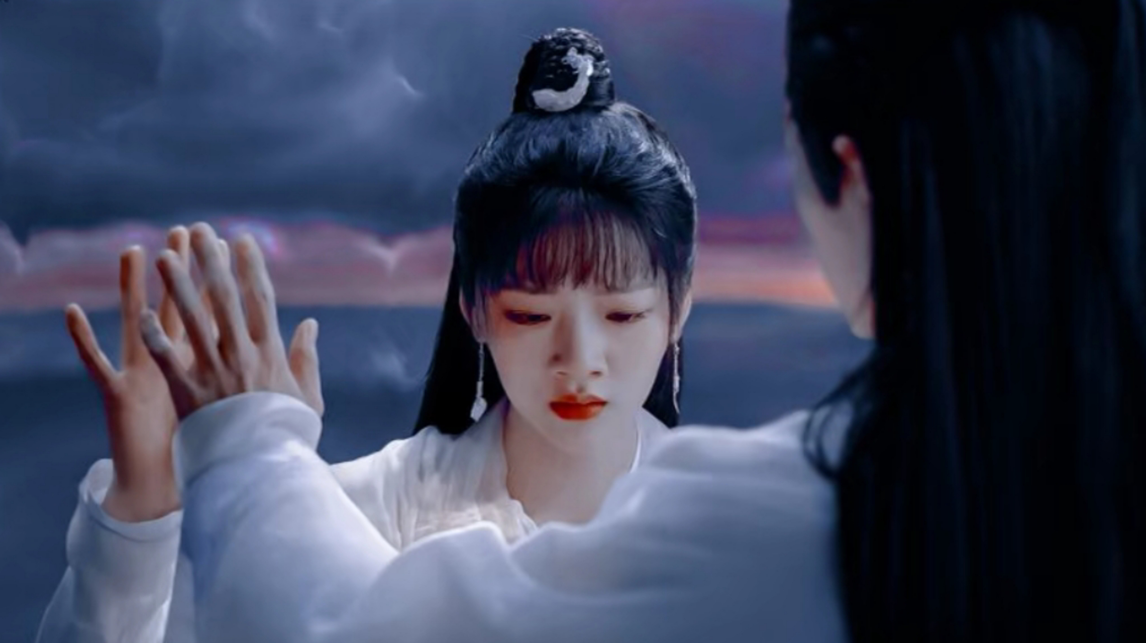 看到最后,时影复活,与朱颜相视而笑,我也心满意足地松了