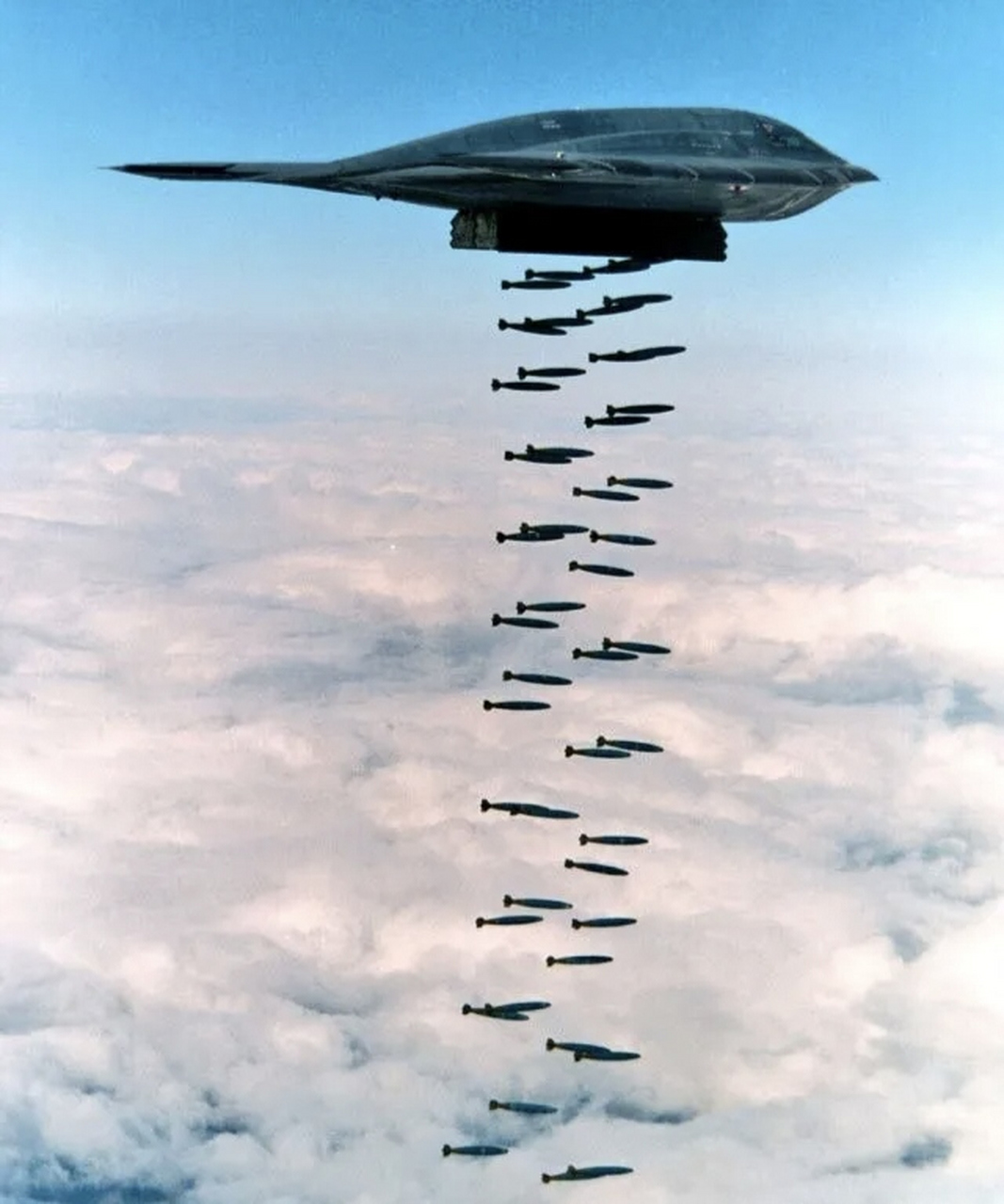 一张照片见识美国b2轰炸机的恐怖!