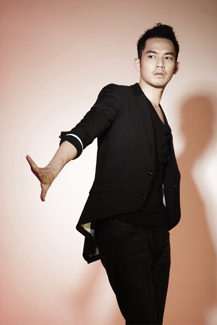 焦点明星穿搭写真合集之钟汉良,林允儿,王智