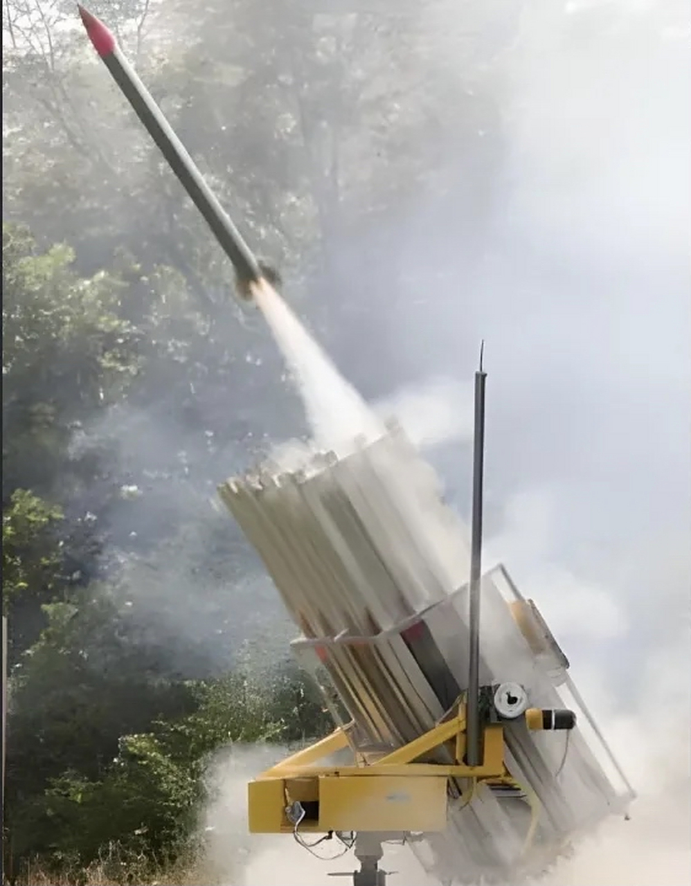 俄罗开始生产新一代气象武器:增雨反冰雹火箭弹