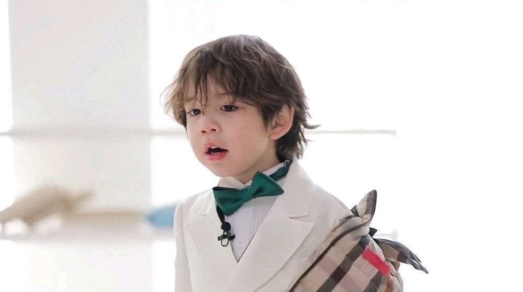 本特利建厚世纪再同框!湿法背头的本本太帅了,建厚是欧洲王子吧