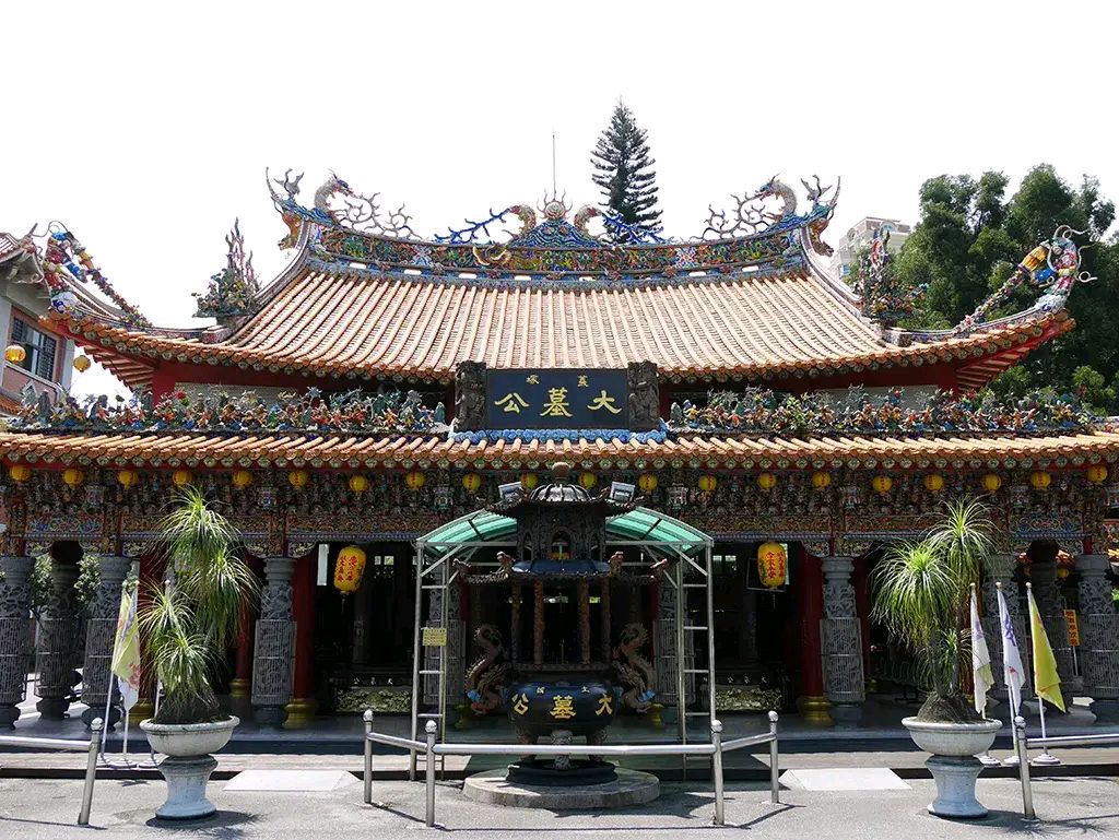 台湾宫庙里都供奉中国神明,民进党"去中国化"的盘算注定落空