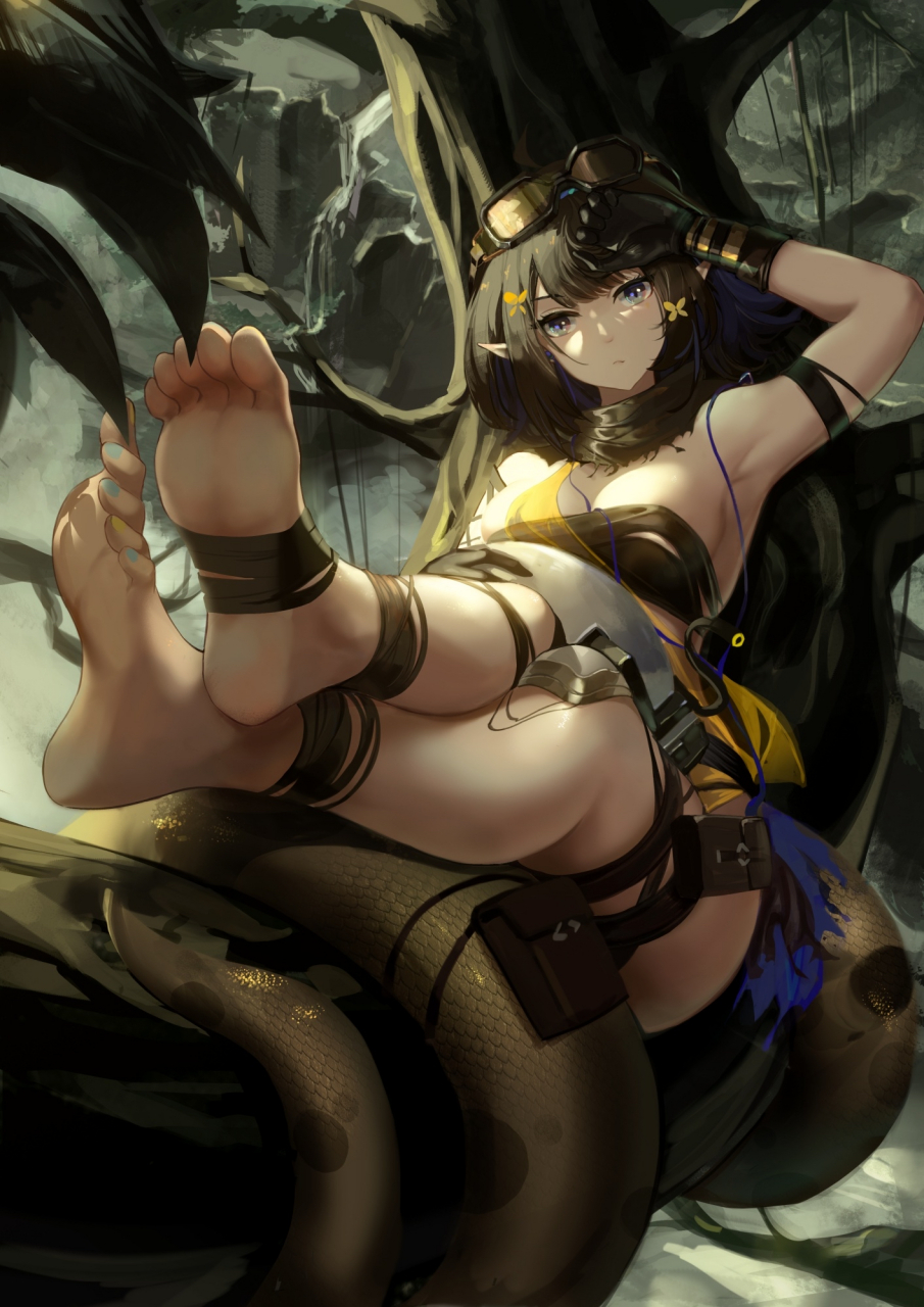 赤脚少女森蚺[舔屏][舔屏][舔屏] 画师:小山酱#明日方舟# #二次元